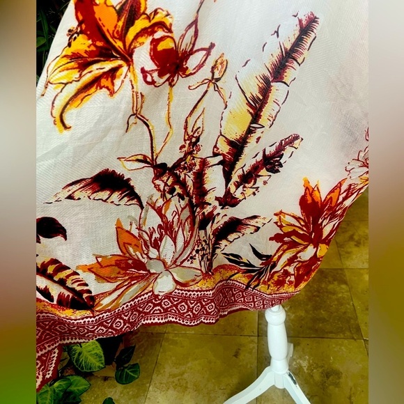 Vince Camuto ladies wrap one size NWOT. Cream yellow and red colors one size - Picture 5 of 12